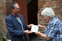 909 381Übergabe_Heling_Passauer Plakette 2